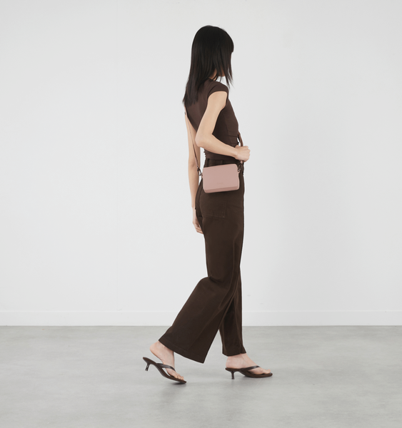 Lost In Berlin Umhängetasche - die Box Lost In Berlin Umhängetasche - die Box